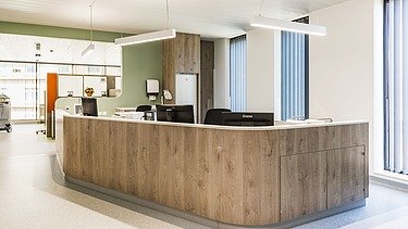 Photo d'une réception au nouveau centre médical AZ Vesalius à Bilzen.