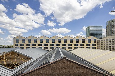 Campus Cadix Antwerpen Foto van de sheddaken en het nieuwe Stemstroomgebouw van Campus Cadix in Antwerpen.