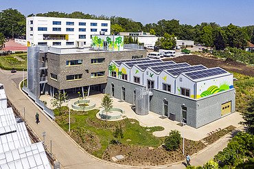 Photo de drone du campus horticole De Wijnpers à Louvain.