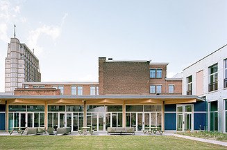 New regional office Antwerp Police Zone - Region West Photo of the garden of the new regional office of Antwerp Police Zone - Region West in Lange Gasthuisstraat in Antwerp center.