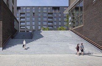 Photo de détail du Quartier Bleu sur le Kanaalkom à Hasselt, un projet de développement multifonctionnel à grande échelle.