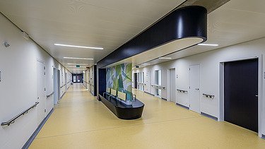 Photo d'un couloir au ZMK, Hospital Maas en Kempen, à Maaseik. 