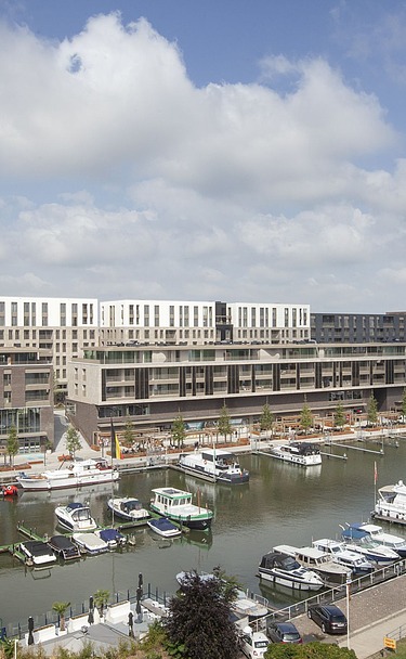 Quartier Bleu Hasselt Photo of Quartier Bleu on the Kanaalkom in Hasselt, a large-scale multipurpose development project.