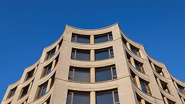 Foto van een detail van Londen-residentie van Cadix A5, een grootschalig wooncomplex aan de Kattendijkdok in Antwerpen.