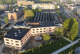 Dronefoto van GO! STrEaM Campus Groot Schijn in Deurne.