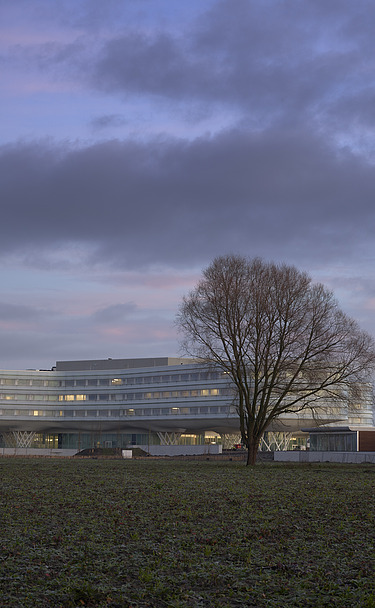 Evening photo of AZ Zeno in Knokke.