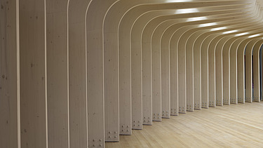 Detail of wooden interior element AZ Zeno Knokke Detail photo of a wooden interior element of AZ Zeno in Knokke.