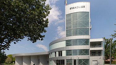 Photo of the new fire station in Lokeren with the exercise tower.