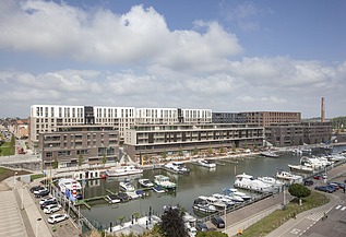 Photo du Quartier Bleu sur le Kanaalkom à Hasselt, un projet de développement multifonctionnel à grande échelle.