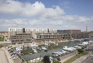 Photo du Quartier Bleu sur le Kanaalkom à Hasselt, un projet de développement multifonctionnel à grande échelle.
