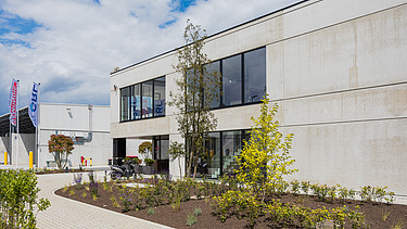 Foto van het kantoorgebouw op de nieuwe GRL Glass Recycling and Logistics site in Beringen.
