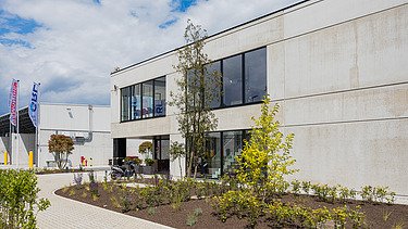 Photo of the office building at the new GRL Glass Recycling and Logistics site in Beringen.