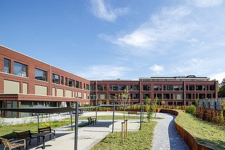 Foto van de terraszone van het nieuwe woonzorgcentrum WZC Christine in Ekeren