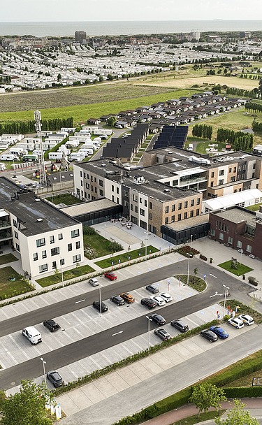 WZC Jacky Maes Bredene Dronefoto van het nieuwe woonzorgcentrum Jacky Maes in Bredene.