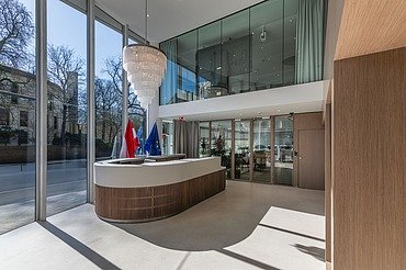 Photo du hall d'entrée central de l'AT60 - WKÖ, la Chambre de commerce autrichienne à Bruxelles.