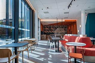 Photo of the lobby and restaurant of B&B Hotels in Diegem.