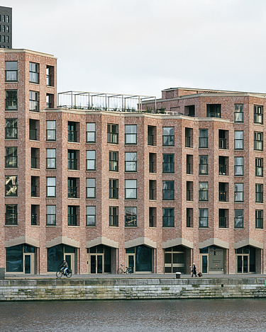 Foto van New York-residentie van Cadix A5, een grootschalig wooncomplex aan de Kattendijkdok in Antwerpen.