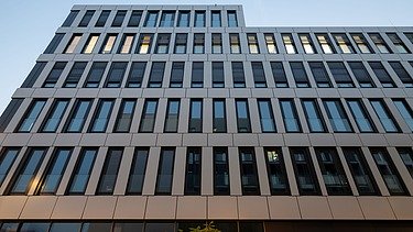Foto van de gevel van Moiré - SQ27 in Belval, Luxemburg.