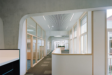 Photo of a corridor in the new Antwerp Regional Police Office on Lange Gasthuisstraat in Antwerp. 