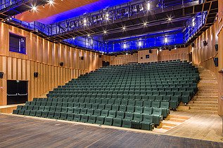 Photo of the theater auditorium of the Leietheater in Deinze.