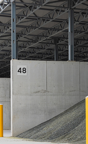 Photo of a hangar at the new GRL Glass Recycling and Logistics site in Beringen.