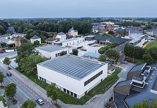 GBS Evergem, Evergem Municipal Primary School. Drone photo of the renovated GBS Evergem, Evergem Municipal Primary School.