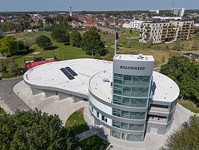 Dronefoto van de nieuwe brandweerkazerne in Lokeren.
