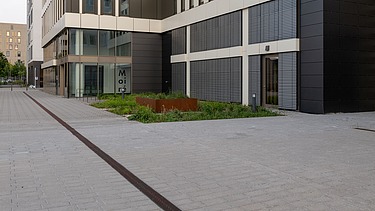 Foto van de achterzijde van Moiré - SQ27 in Belval, Luxemburg.