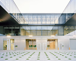 Foto van Mo-Thor in Thor Park Genk, een multifunctioneel gebouw bestaande uit productievloer, labo- en testruimtes en kantoorruimtes.