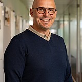 Profile photo of Tom Bosman, Technical Director N.V. STRABAG Belgium S.A. Region South/West. The photo was taken in an office environment.