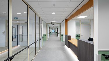 Foto van een gang in het nieuwe woonzorgcentrum WZC Christine in Ekeren