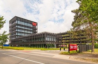Foto van het nieuwe hoofdkantoor voor H. Essers in Genk.