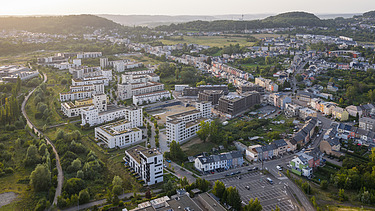 Photo de drone de la résidence Luc & Lena à Belvaux, Luxembourg.