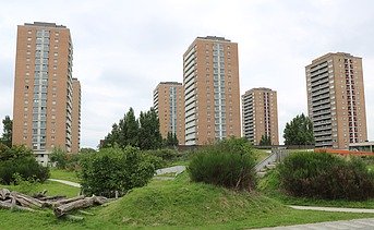 Foto van de Venezuela torens, zes sociale woontorens in Antwerpen-Luchtbal.