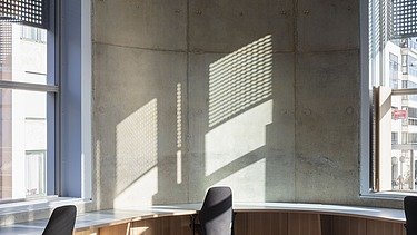 Photo of a reading room in the archives of the Stadsarchief in Sint-Niklaas.