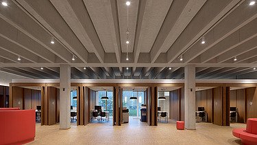 Photo of the central entrance hall in the new Regional Police Office in Antwerp-Merksem.
