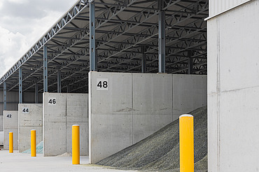 Hangar GRL Glass Recycling and Logistics Beringen Photo of a hangar at the new GRL Glass Recycling and Logistics site in Beringen.