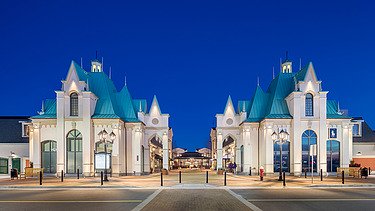 Designer Outlet Center Vancouver, Canada Photo of a plaza at Designer Outlet Center Vancouver in Canada.