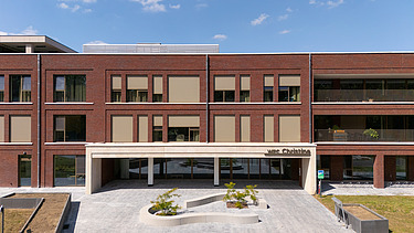 Photo of the entrance of the new RCF Christine care centre in Ekeren