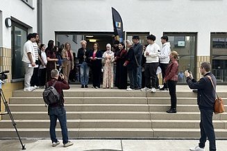 Foto van de ceremoniële opening van Focus Noord, een nieuwe onderwijscampus van het Stedelijk Onderwijs Antwerpen in Deurne-Noord.