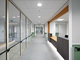 Foto van een gang in het nieuwe woonzorgcentrum WZC Christine in Ekeren