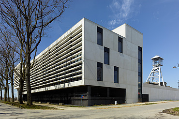 Foto van IncubaThor in Thor Park Genk, een modern kantoorgebouw.