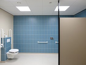 Foto van een doucheruimte in het nieuwe woonzorgcentrum WZC Christine in Ekeren