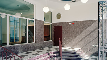 Photo du hall d'entrée du nouveau bureau régional de la police d'Anvers dans la Lange Gasthuisstraat à Anvers. 