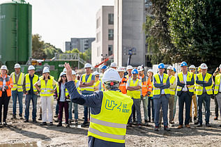 Photo of the audience during during the groundbreaking ceremony of the new projects at UZ Gent.