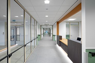 Foto van een gang in het nieuwe woonzorgcentrum WZC Christine in Ekeren