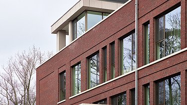 Foto van de gevel van het nieuwe woonzorgcentrum WZC Christine in Ekeren