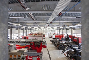 Foto van de stelplaats in de brandweerkazerne op Campus H. aan het Albertkanaal in Hasselt.