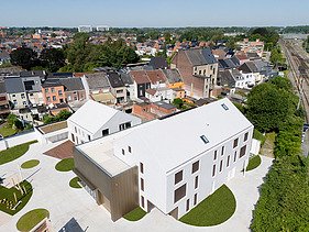 Luchtfoto van De Gendarmerie, een multifunctioneel sociaal buurtcentrum in Aalst.