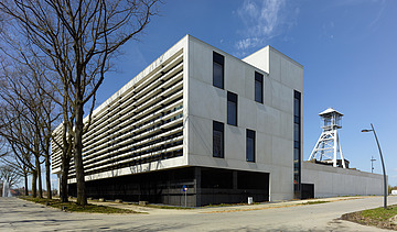 Foto van IncubaThor in Thor Park Genk, een modern kantoorgebouw.